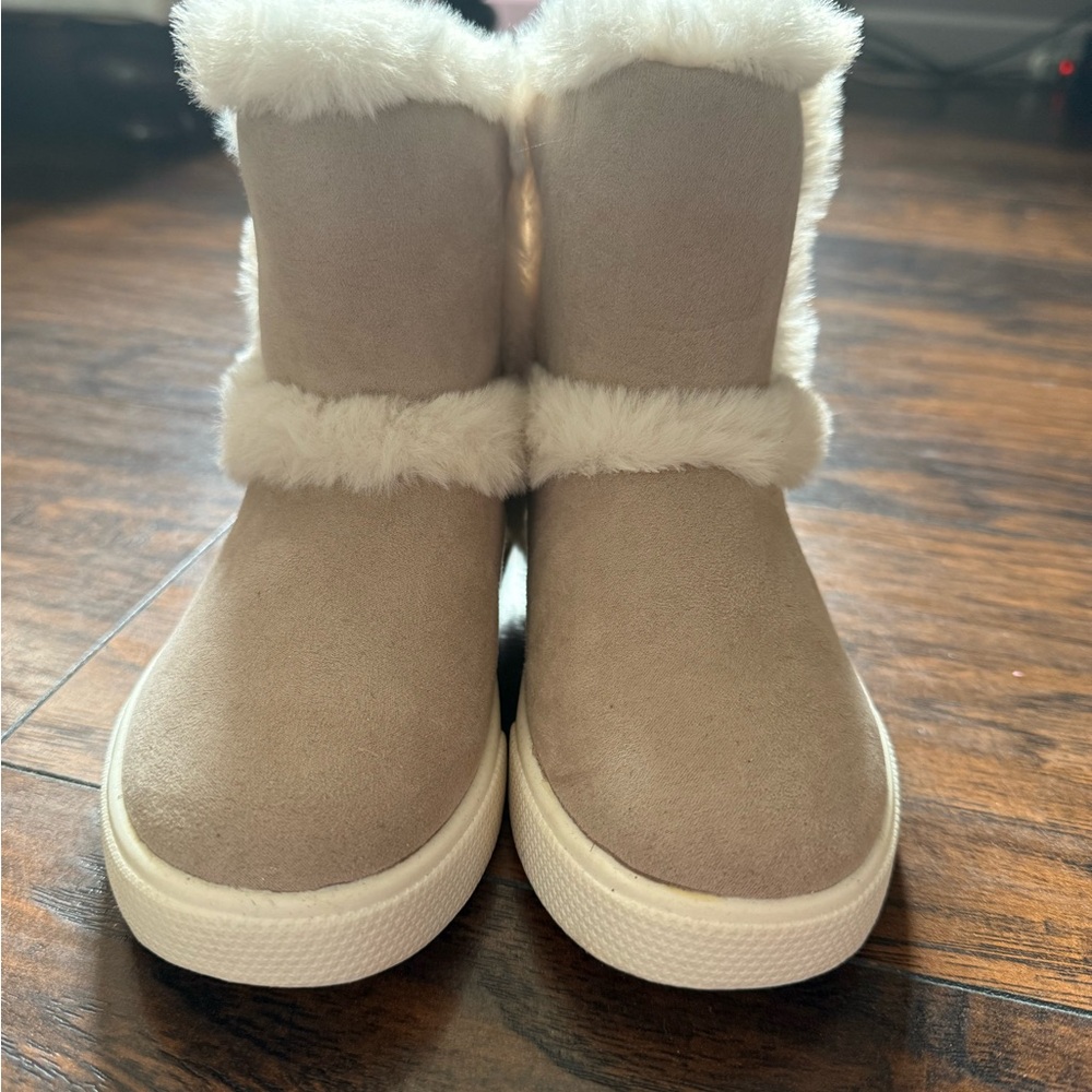 Cozy Tan Fur-Lined Boots
